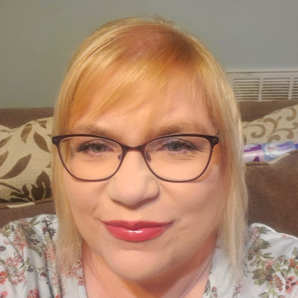 Meet your Posher, Crystal